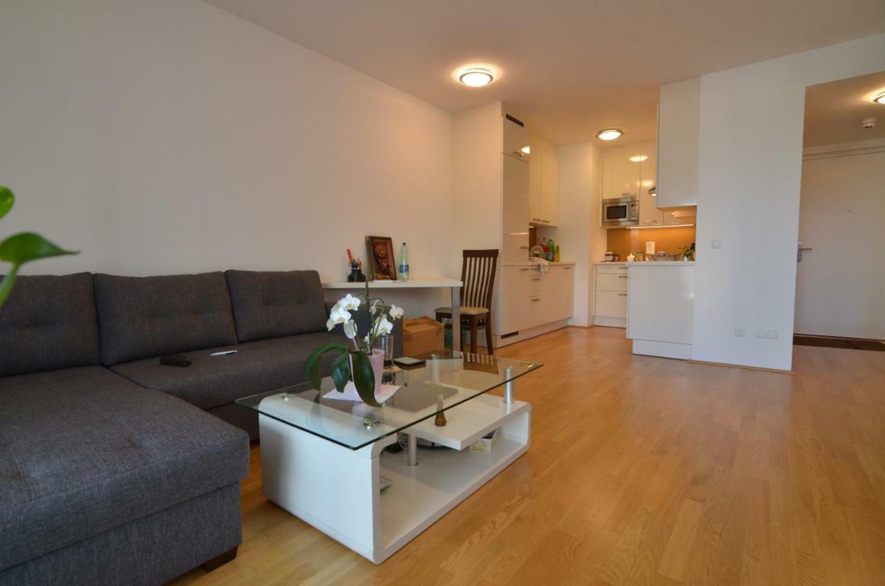 With Parking On Premise Wien